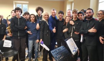 saremo amadeus all'inagurazione del liceo musicale