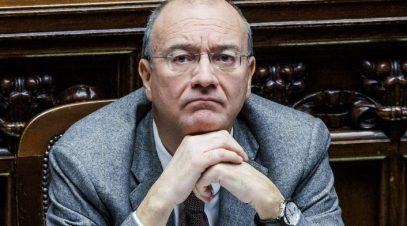 stipendi insegnanti valditara propone differenziazione su base regionale