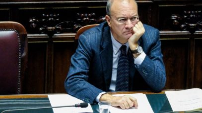 valditara non si fermano le critiche