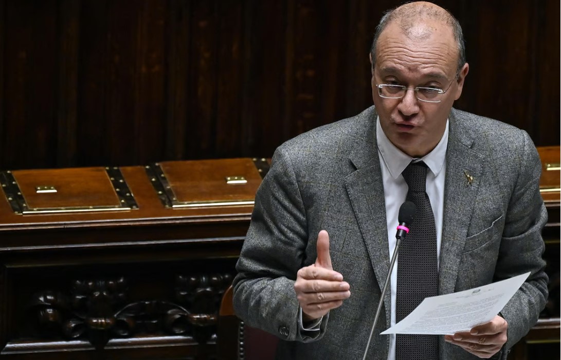 Studente colpisce coetaneo con coltello da cucina all’uscita di scuola. E’ grave. Valditara: ‘Grande preoccupazione. Auspico approvazione ddl su voto in condotta’