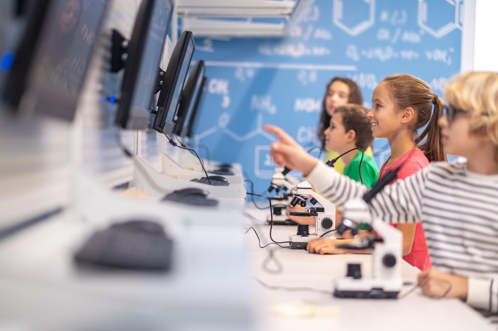 PNRR, Scuola 4.0: scopri l’accompagnamento che ti aiuterà a realizzare lezioni innovative