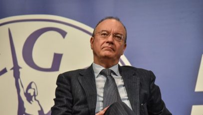 sicurezza valditara annuncia assicurazione contro incidenti a scuola