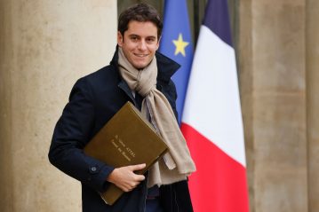 attal ministro istruzione francese rilancia scuola repubblicana