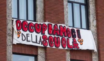 studenti occupano virgilio di milano